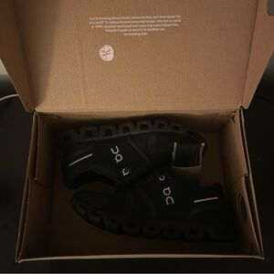 On-Cloud Running Sneakers